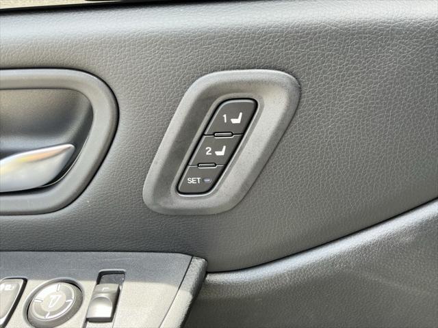 Photo of 2025 Modern Steel Metallic Honda Pilot