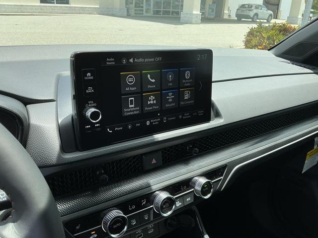 Photo of 2025 Platinum White Pearl Honda CR-V Hybrid