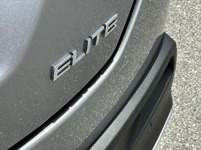 Photo of 2025 Lunar Silver Metallic Honda Pilot