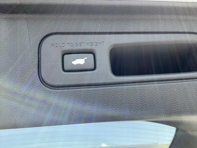 Photo of 2025 Lunar Silver Metallic Honda Pilot