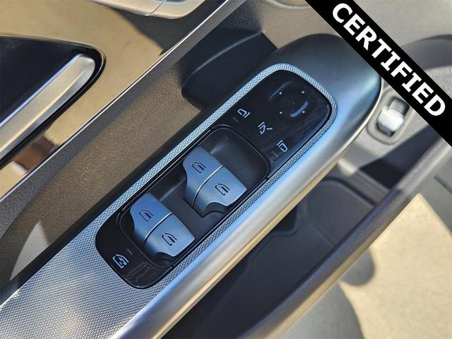 Photo of 2025 Polar White Mercedes-Benz GLC 300