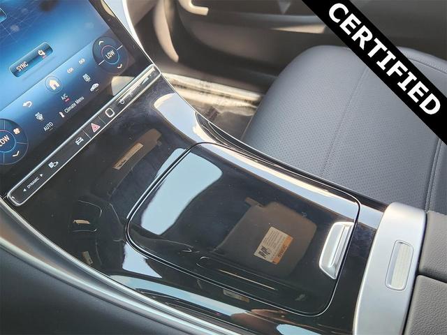 Photo of 2025 Polar White Mercedes-Benz GLC 300