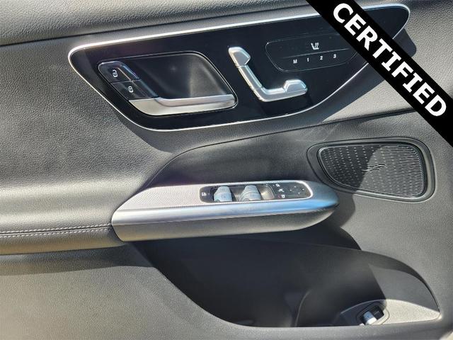 Photo of 2025 Polar White Mercedes-Benz GLC 300