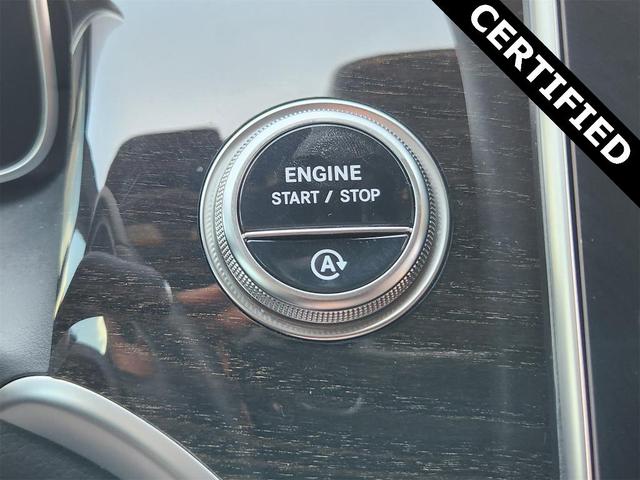 Photo of 2025 Polar White Mercedes-Benz GLC 300