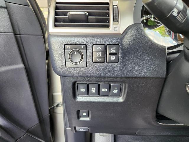 Photo of 2022 Atomic Silver Lexus GX 460