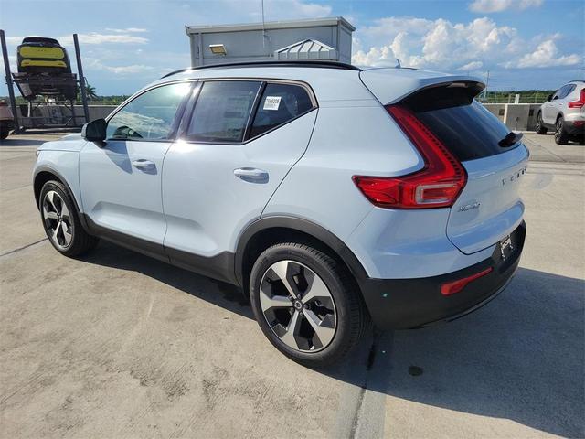 Photo of 2026 Blue Volvo XC40