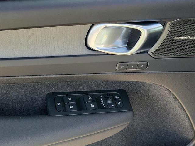 Photo of 2026 Blue Volvo XC40