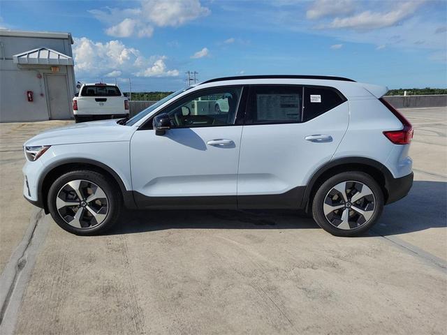 Photo of 2026 Blue Volvo XC40