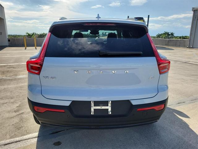 Photo of 2026 Blue Volvo XC40