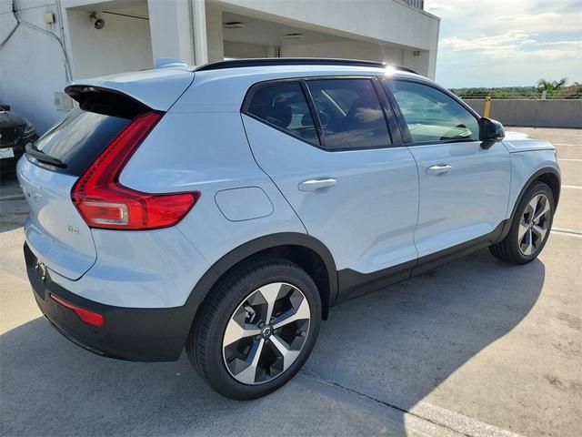 Photo of 2026 Blue Volvo XC40