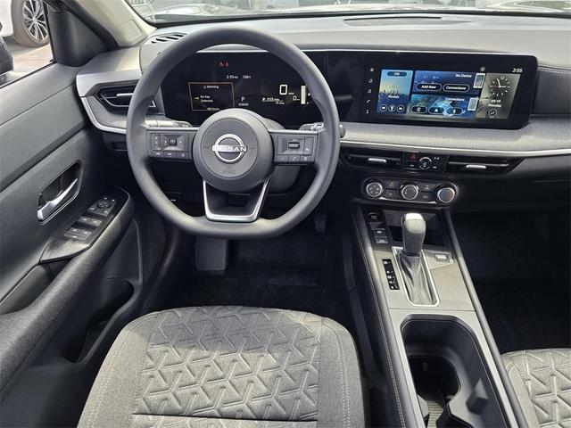 Photo of 2025 Gun Metallic Nissan Kicks