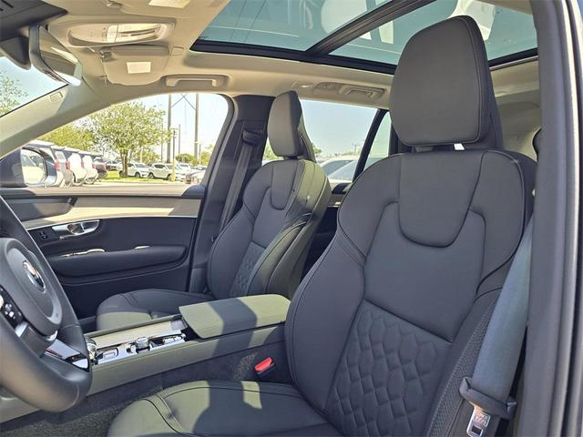 Photo of 2025 Blue Volvo XC90