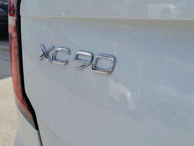 Photo of 2026 White Volvo XC90