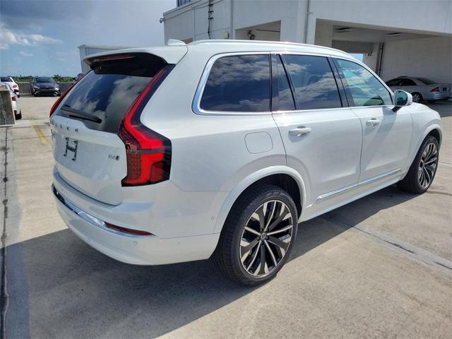 Photo of 2026 White Volvo XC90
