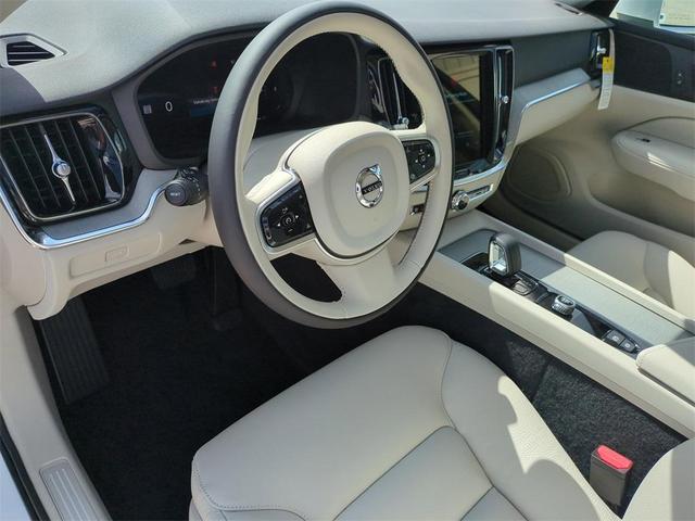 Photo of 2026 White Volvo V60 Cross Country