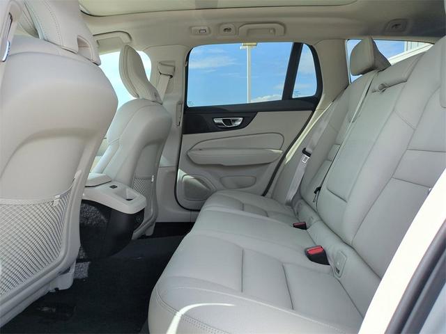 Photo of 2026 White Volvo V60 Cross Country