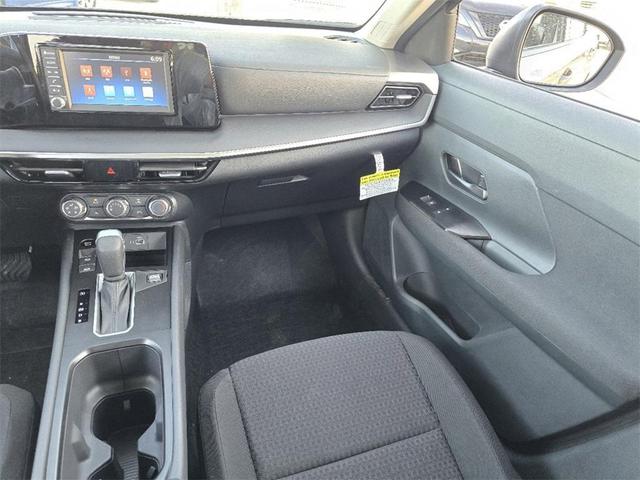 Photo of 2025 Deep Blue Pearl Nissan Kicks