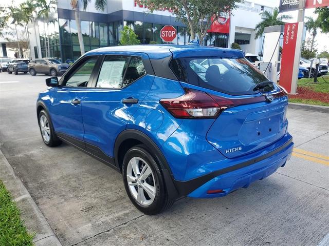 Photo of 2023 Electric Blue Metallic Nissan Kicks