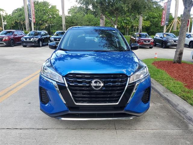 Photo of 2023 Electric Blue Metallic Nissan Kicks
