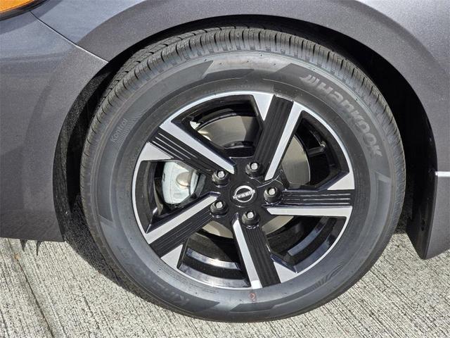 Photo of 2025 Gun Metallic Nissan Sentra
