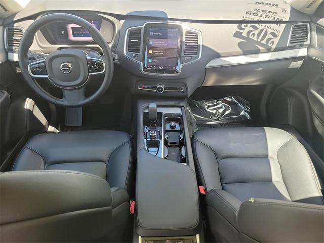 Photo of 2025 Metallic Volvo XC90