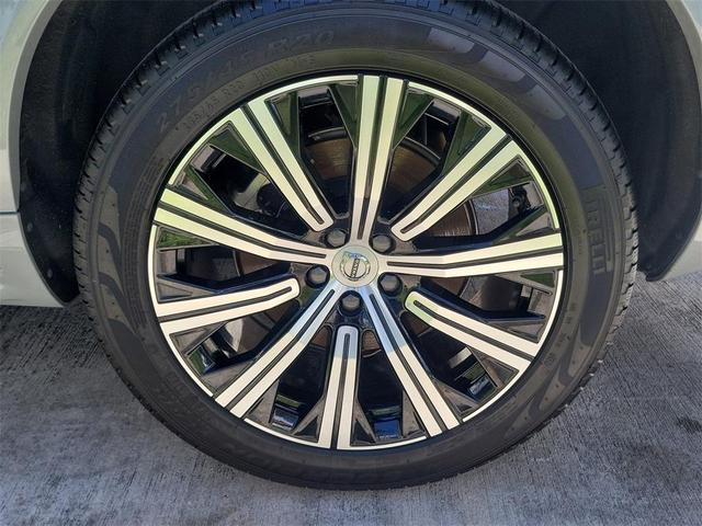 Photo of 2025 Metallic Volvo XC90