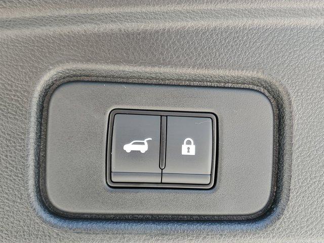 Photo of 2024 2t Tan Blk Roof Nissan Pathfinder