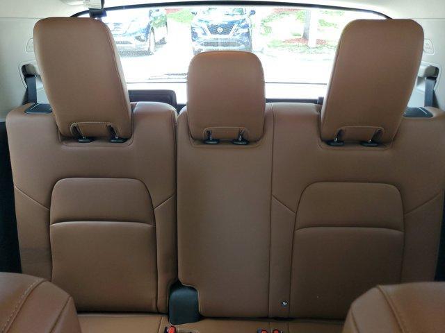 Photo of 2024 2t Tan Blk Roof Nissan Pathfinder