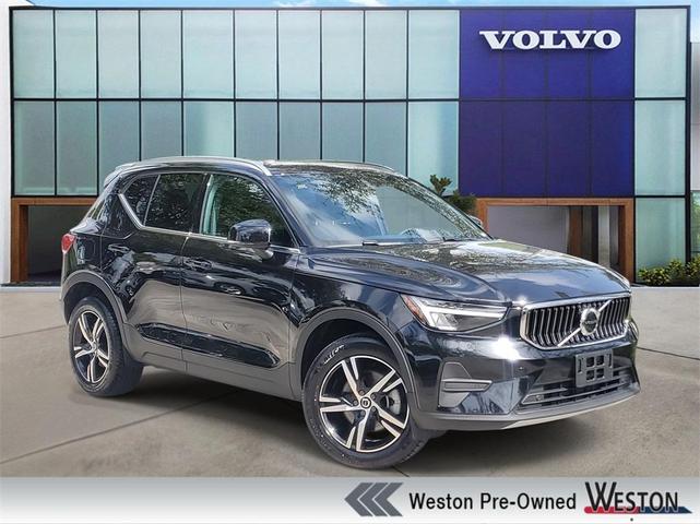 2025 Volvo XC40