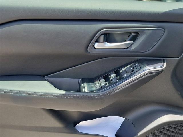Photo of 2026 Everest White P Nissan Rogue