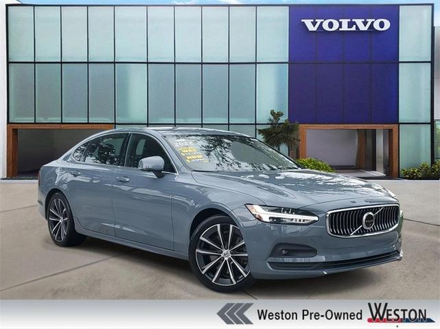 2022 Volvo S90