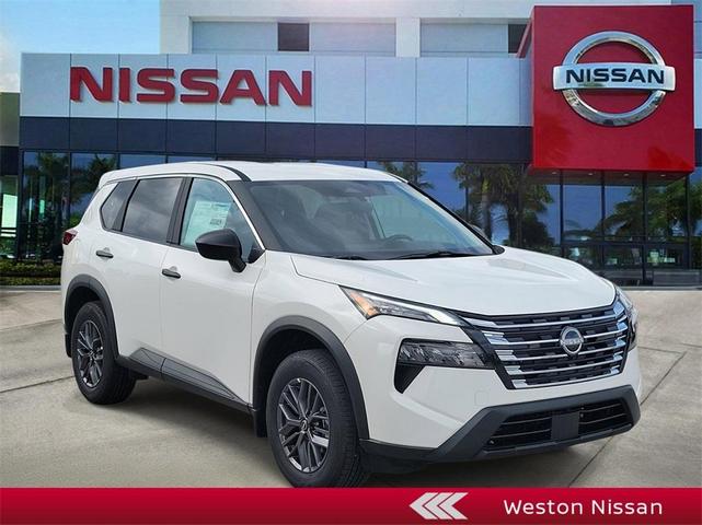 Photo of 2025 Glacier White Nissan Rogue