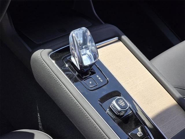 Photo of 2025 Red Volvo XC90