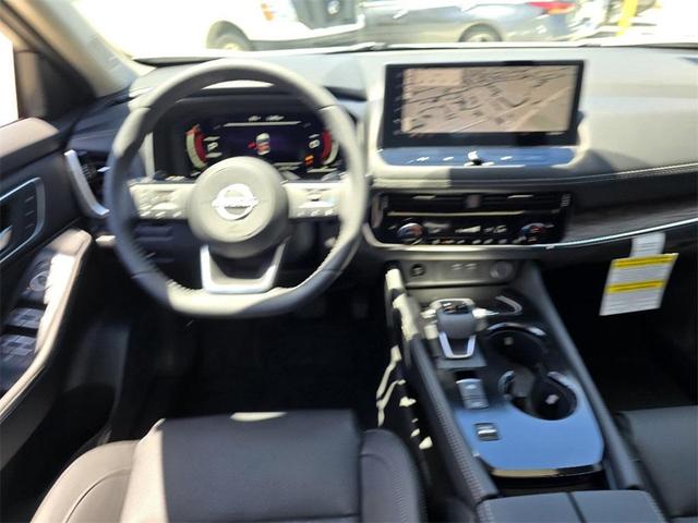 Photo of 2025 Pearl Nissan Rogue