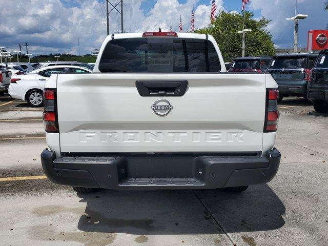 Photo of 2026 Glacier White Nissan Frontier