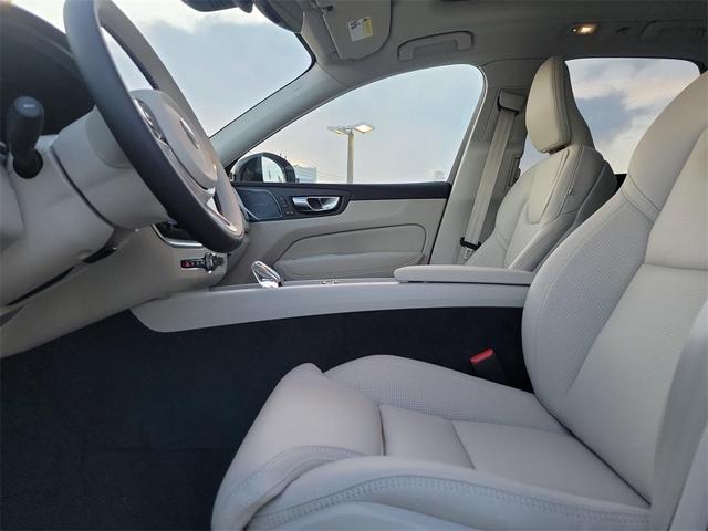Photo of 2026 Crystal White Volvo XC60
