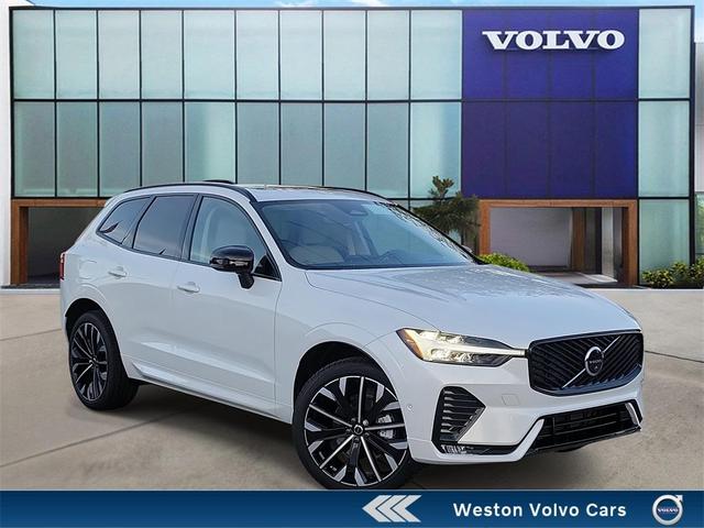 Photo of 2026 Crystal White Volvo XC60