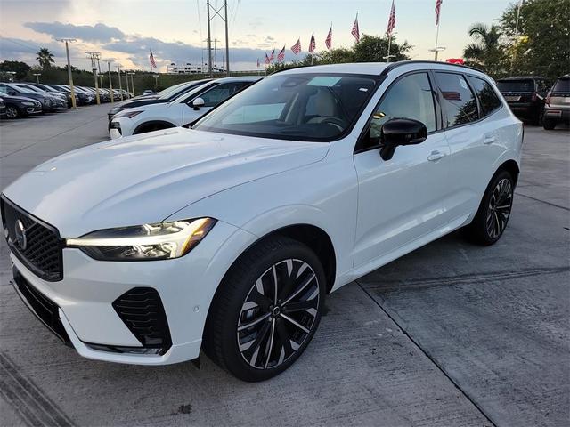 Photo of 2026 Crystal White Volvo XC60