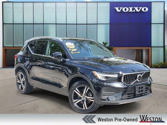 2025 Volvo XC40