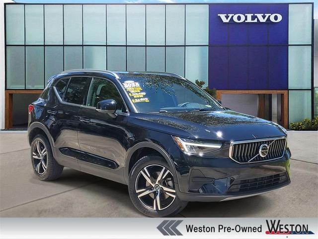 2025 Volvo XC40
