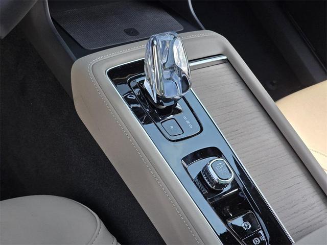 Photo of 2025 Red Volvo XC90