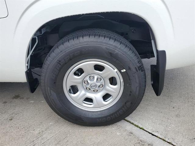 Photo of 2026 Glacier White Nissan Frontier
