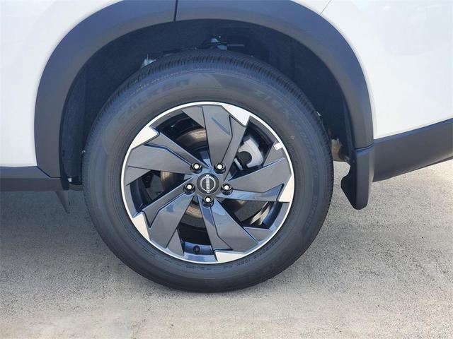 Photo of 2026 Everest White P Nissan Rogue