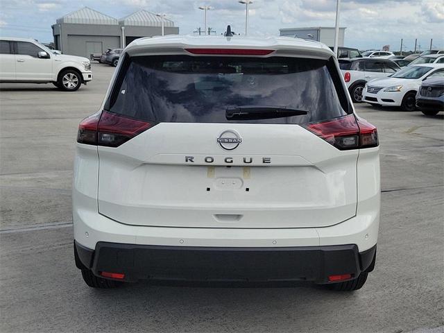 Photo of 2025 Glacier White Nissan Rogue