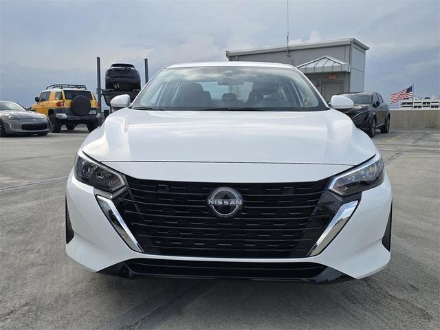 Photo of 2025 Cloud White Nissan Sentra