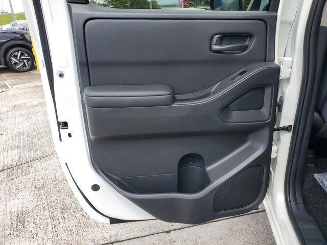 Photo of 2026 Glacier White Nissan Frontier