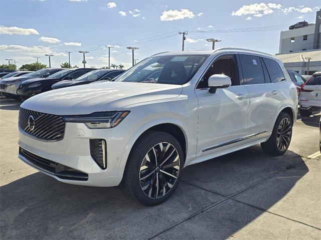 Photo of 2025 White Volvo XC90