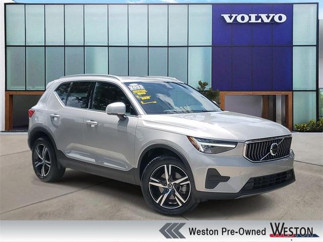 2025 Volvo XC40