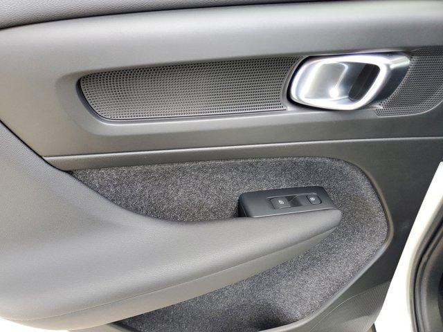 Photo of 2023 Crystal White Metallic Volvo C40 Recharge Pure Electric