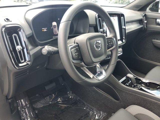 Photo of 2023 Crystal White Metallic Volvo C40 Recharge Pure Electric